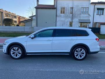 Passat Alltrak come da foto