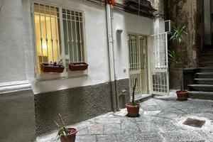 Bilocale ristrutturato e arredato centro storico