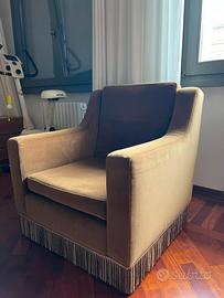 Poltrona velluto color biscotto  
