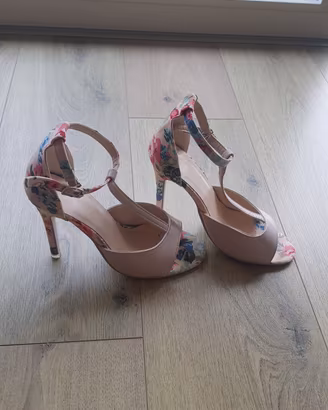 Tacchi elegante donna