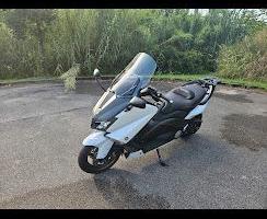 YAMAHA T-MAX 530