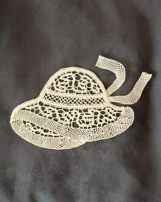 Cappello in pizzo di Cantù 