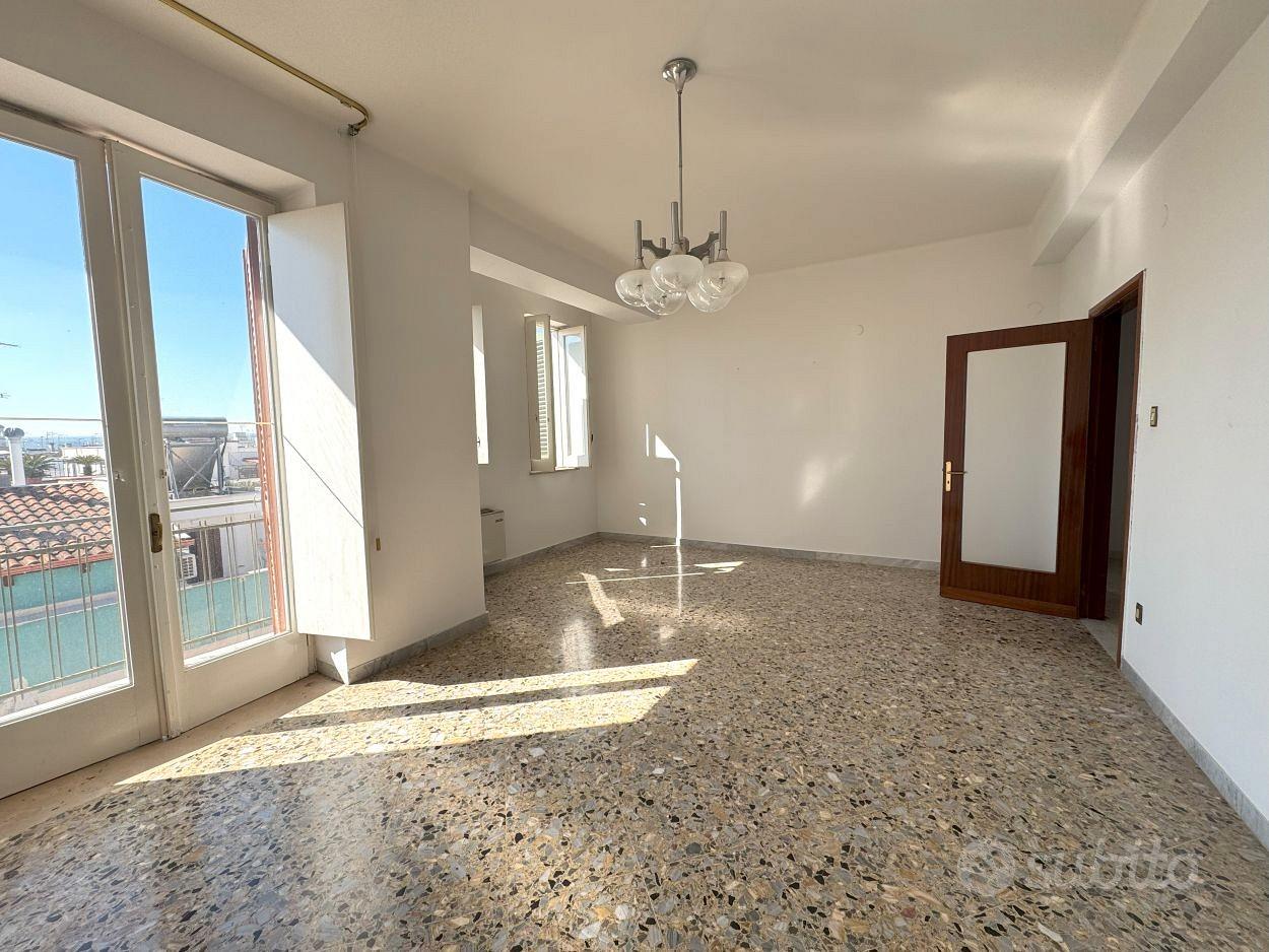 Ampio appartamento con veranda e soffitta in Ruvo - Vista 2