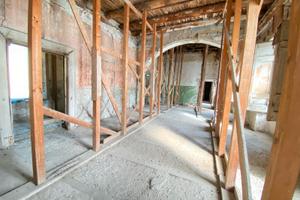 Prestigiosa soluzione al centro mav352