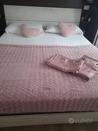 2 tenda 133×280cm. 1tappeto 2 cuscino 1candela 