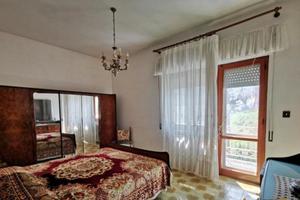 Larga villa con garage, giardino, mansarda