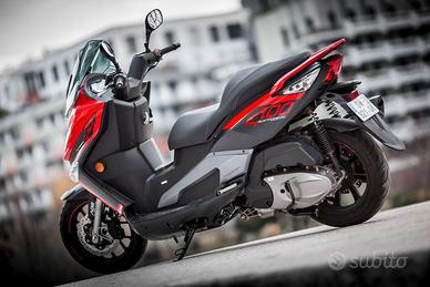 Scooter Aeon Elite 400 con ABS