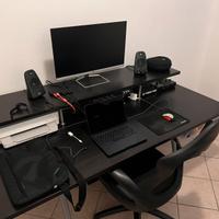 Tavolo per studio musicale