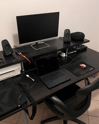 Tavolo per studio musicale