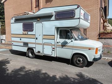 Camper mansardato