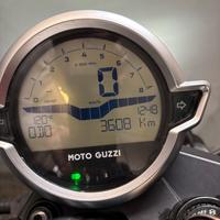 Moto Guzzi V7 Stone – 2023