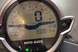 Moto Guzzi V7 Stone – 2023