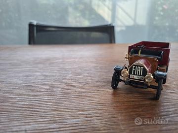 modellino autocarro Fiat