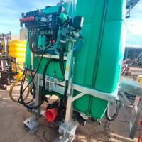 Botte diserbo Unigreen 1300 litri con Bravo 400s