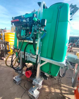 Botte diserbo Unigreen 1300 litri con Bravo 400s