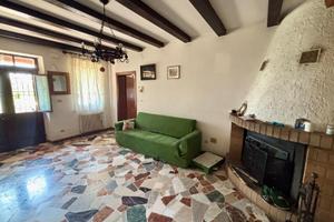 VILLA DI TESTA CON GIARDINO PRIVATO - Spazi, lu...