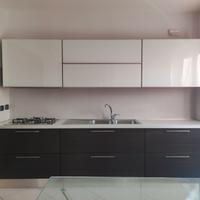 Cucina componibile Lube Marta wengè vetro m. 5,20