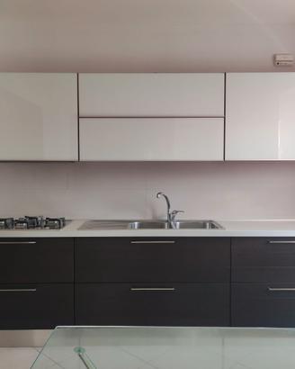 Cucina componibile Lube Marta wengè vetro m. 5,20