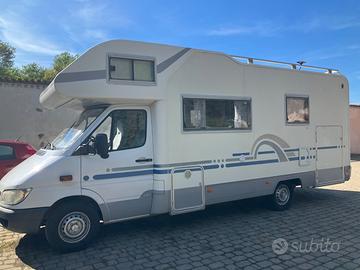 Adria Coral su Mercedes 160cv