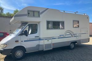 Adria Coral su Mercedes 160cv