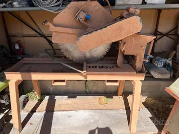 Sega ad acqua x mattoni