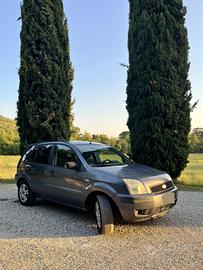 Ford Fusion 1.4 TDCi 5p. Grey
