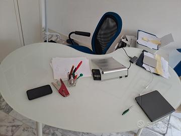 Scrivania Ikea vetro e metallo bianca