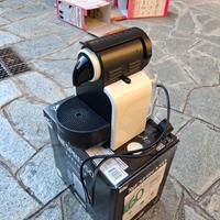 Macchina caffè Nespresso essenza 