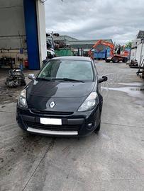 Ricambi Renault Clio 2012 - Vari veicoli per ricam