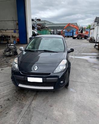 Ricambi Renault Clio 2012 - Vari veicoli per ricam