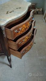 Credenza antica in radica decorata