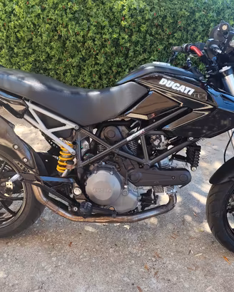 ducati hypermotard 796 