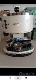 Macchina per il caffè espresso De Longhi vintage.