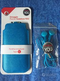 Custodia e auricolari originali Vodafone azzurri