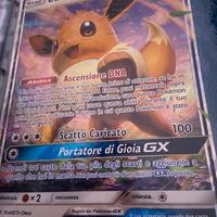 700 carte pokemon con carta GX (grande )