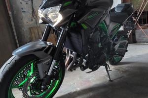 Kawasaki Z900 125 CV 2024 - 6.600 km - Pari al nuo