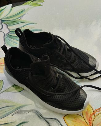 Scarpe per ragazzi n 37 mai calzate.