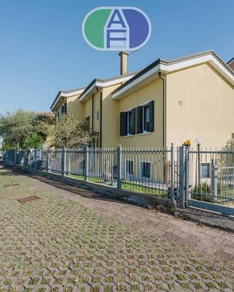 Villa di 164 m² con più di 5 locali e box auto a P