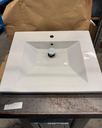 Lavabo con piletta di scarico