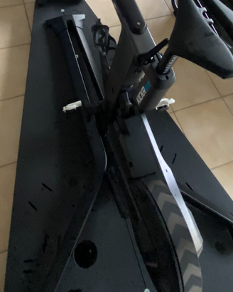 WAHOO KICKR BIKE SMART + TECHNOGYM MYRUN