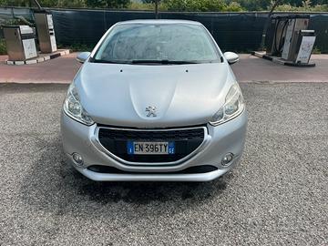 Peugeot 208 2012