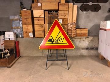 Cartello stradale Fondo Instabile