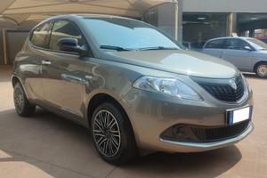 Lancia Ypsilon 1.0 Hybrid Oro