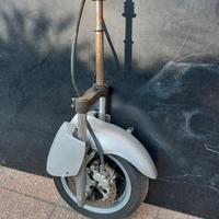 Forcella Majesty + ruota Liberty 50