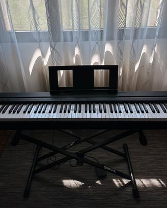 Pianoforte Yamaha p-45 con pedale e supporto