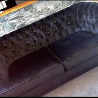 Divano in velluto e Swarovski