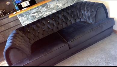 Divano in velluto e Swarovski