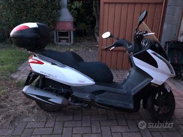 Kymco downtown 300 bianco