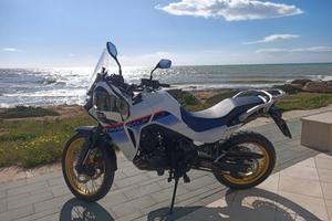 Honda Transalp XL750 solo 7.000 km