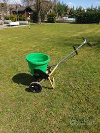 carrello spandiconcime